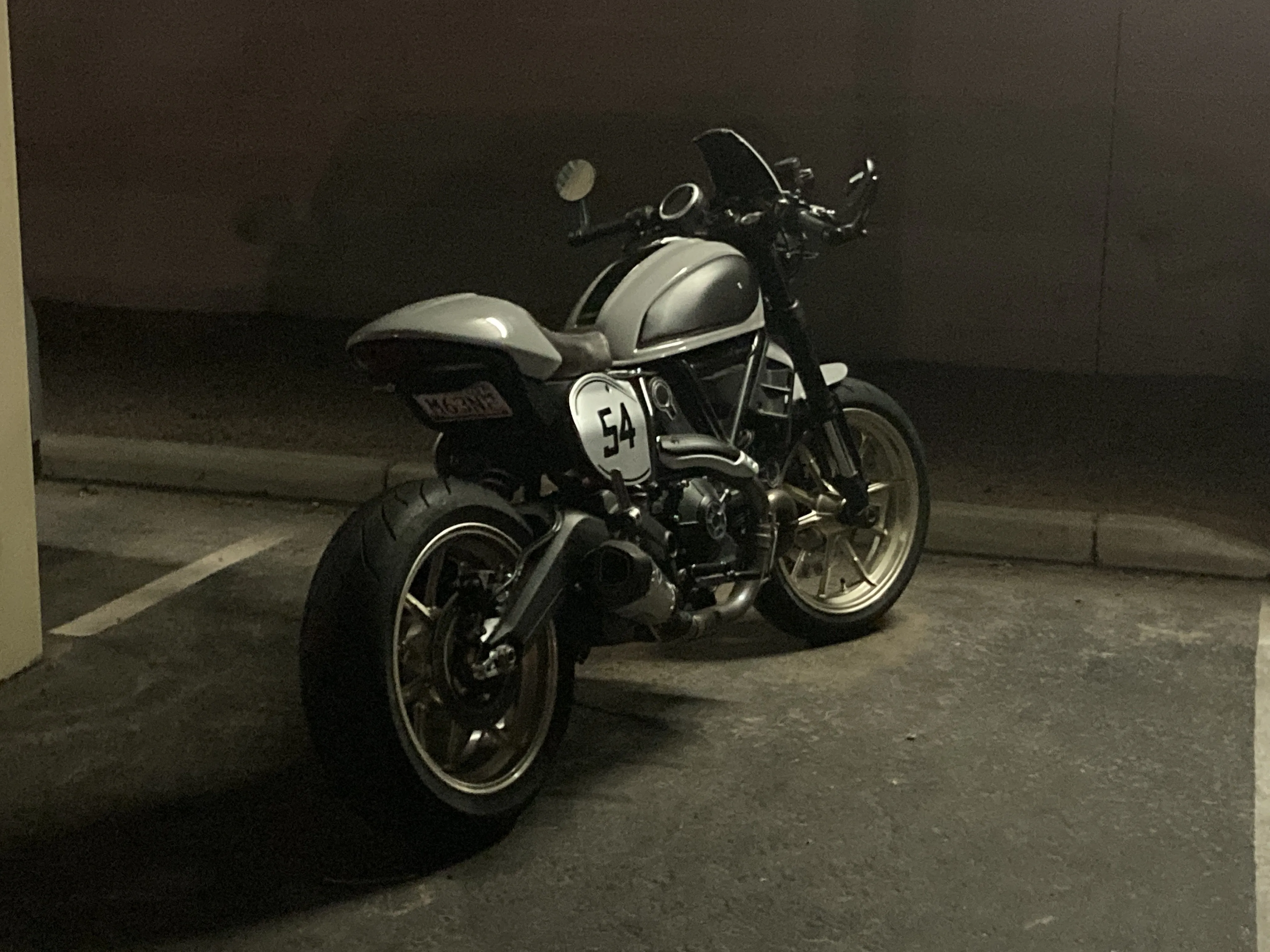 50310 ducati scrambler cafe racer diecast material