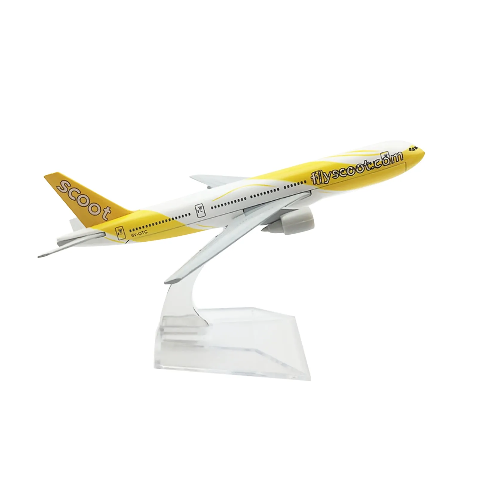 /img/50324-diecast-model-airplane-cleaning.webp