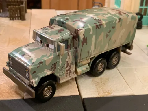 50352 competing toys