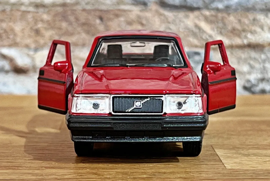 50382 volvo 240 dl diecast