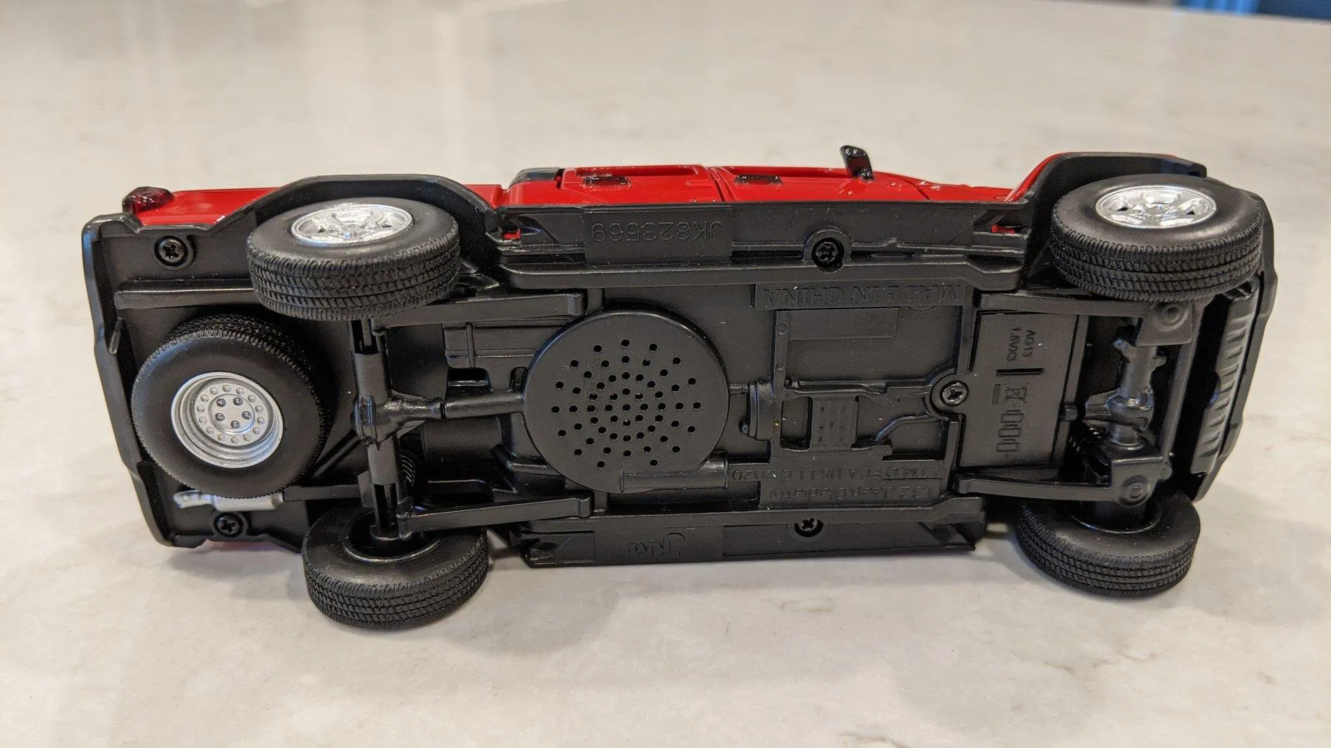 50391 jeep gladiator diecast interior features