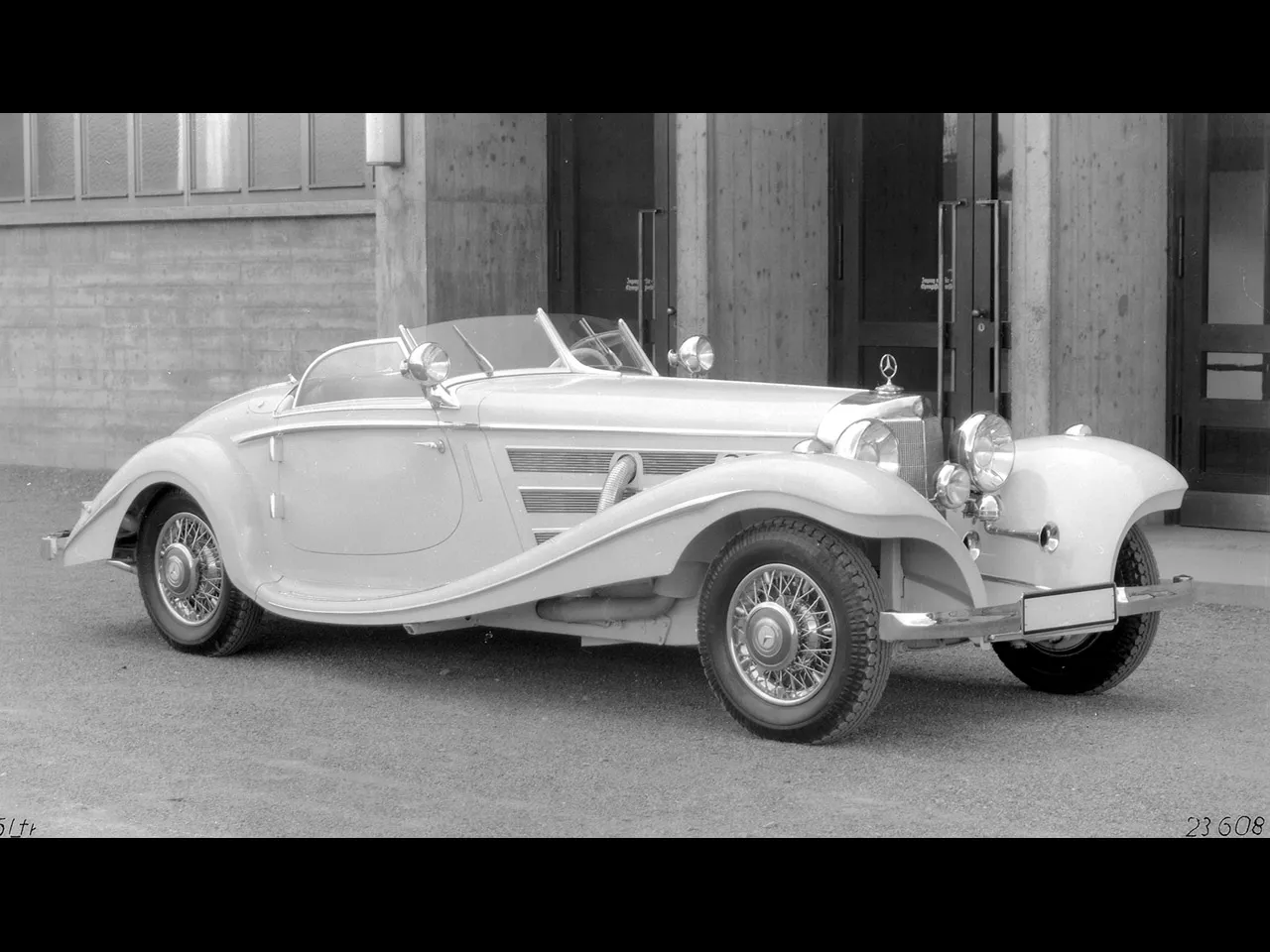 50392 diecast mercedes 560 sel packaging