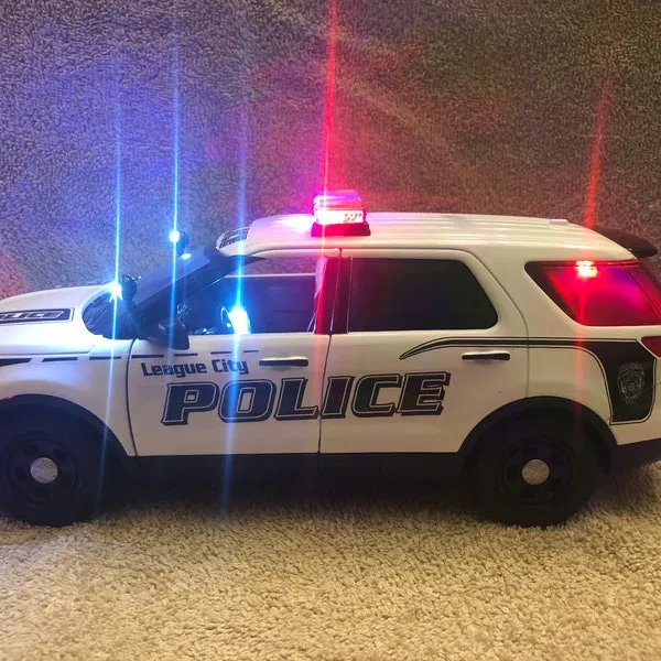 /img/50397-police-diecast-lights.webp