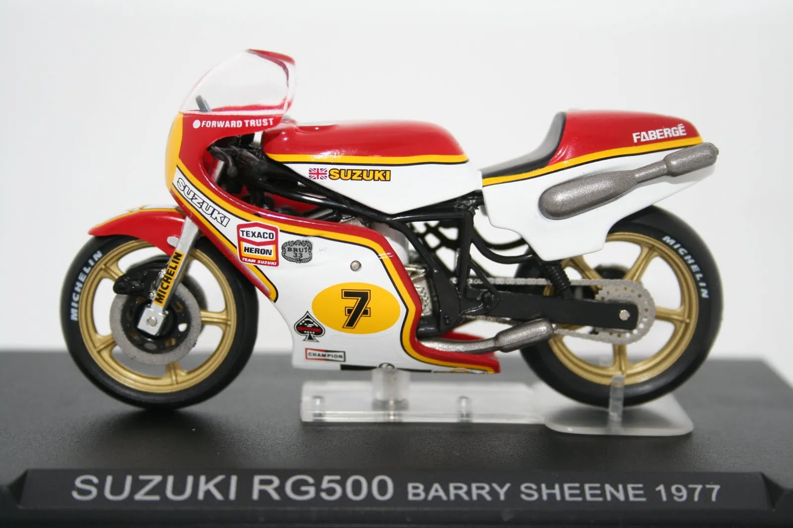 50401 suzuki diecast scale