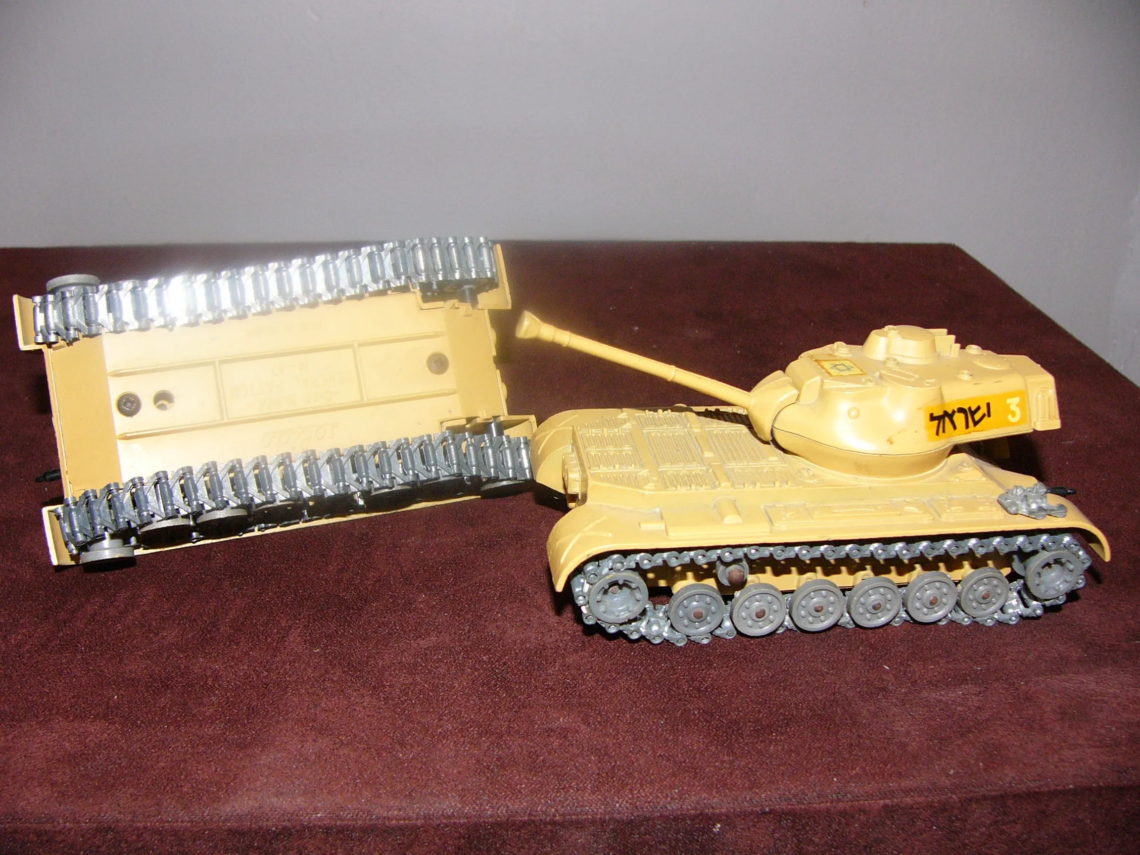/img/50442-king-tiger-diecast.webp