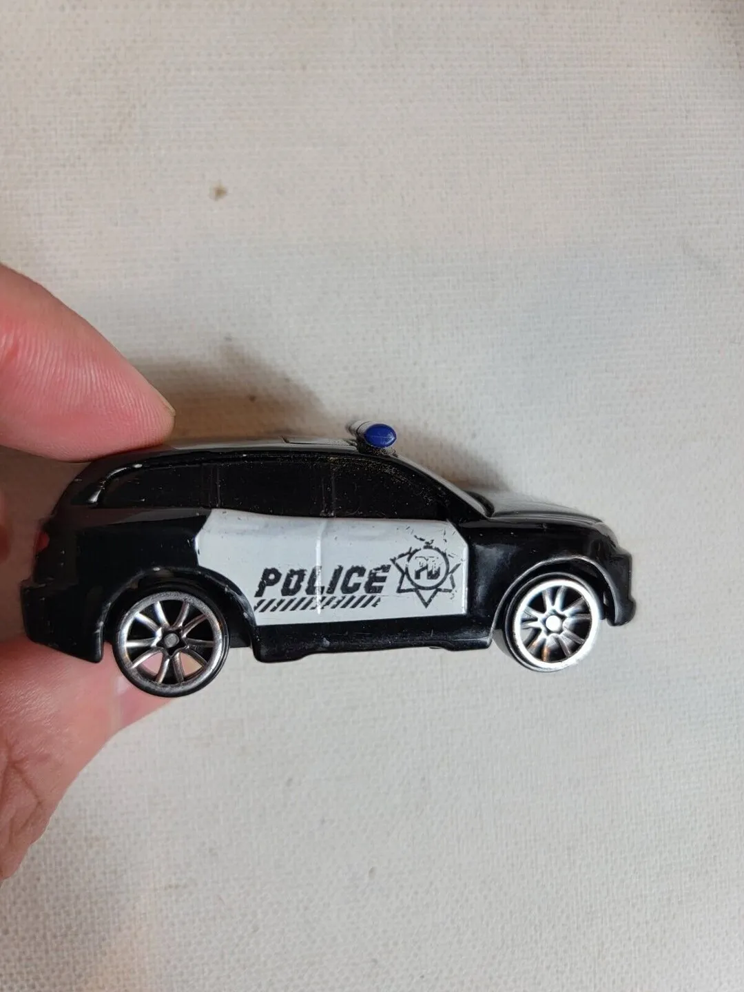 50445 police car toy display
