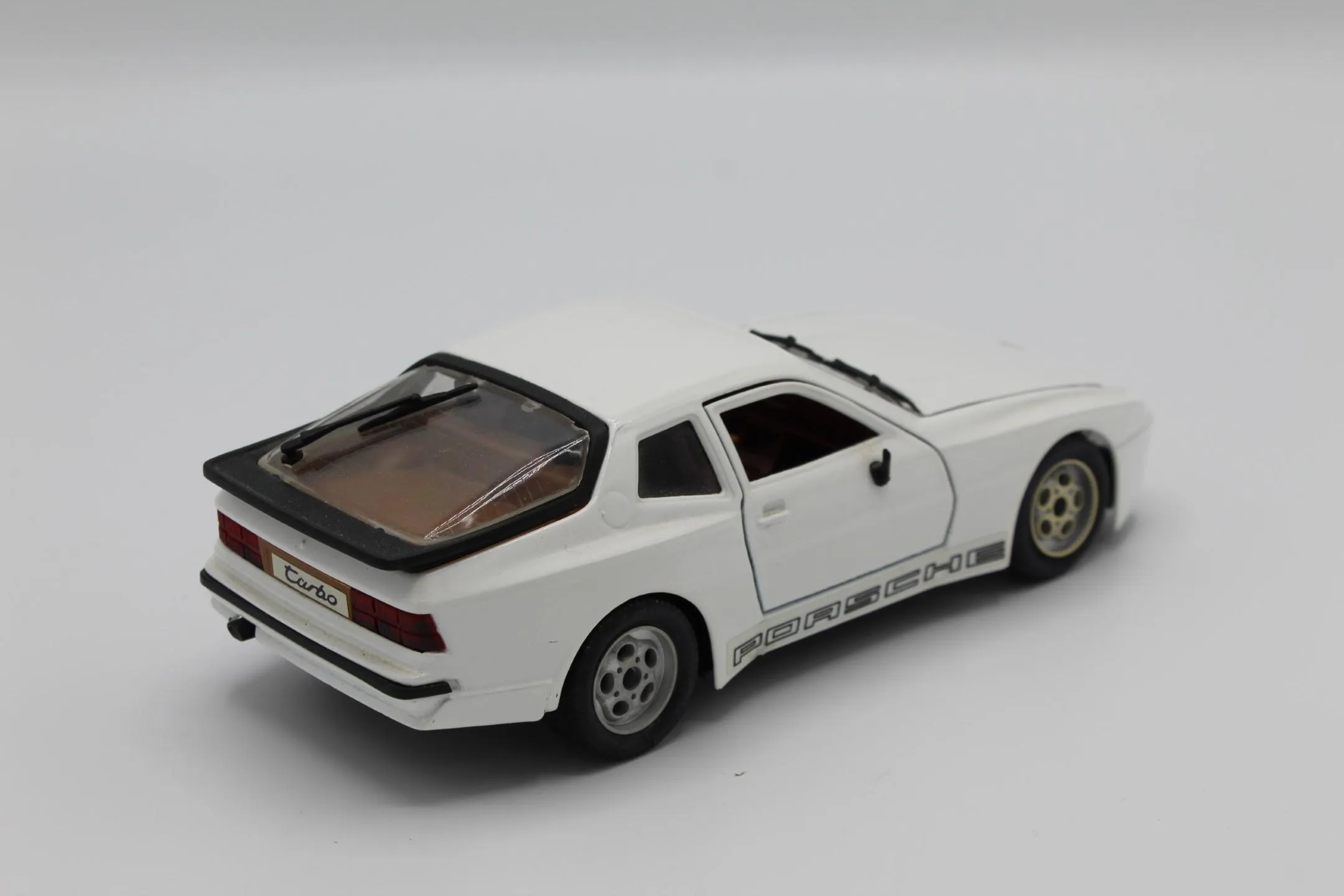 50453 diecast 944 scale