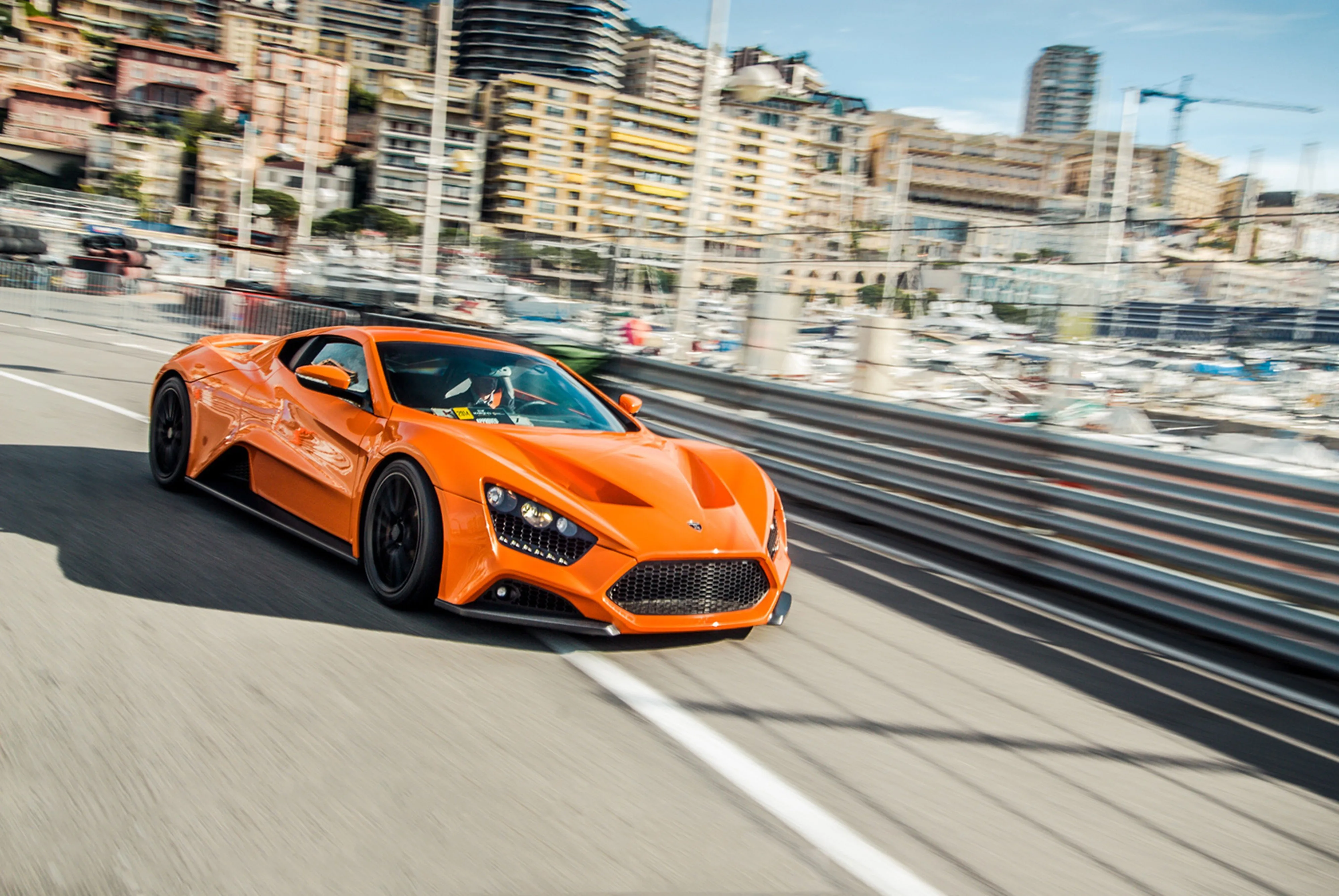 /img/50515-zenvo-st1-diecast-cleaning.webp