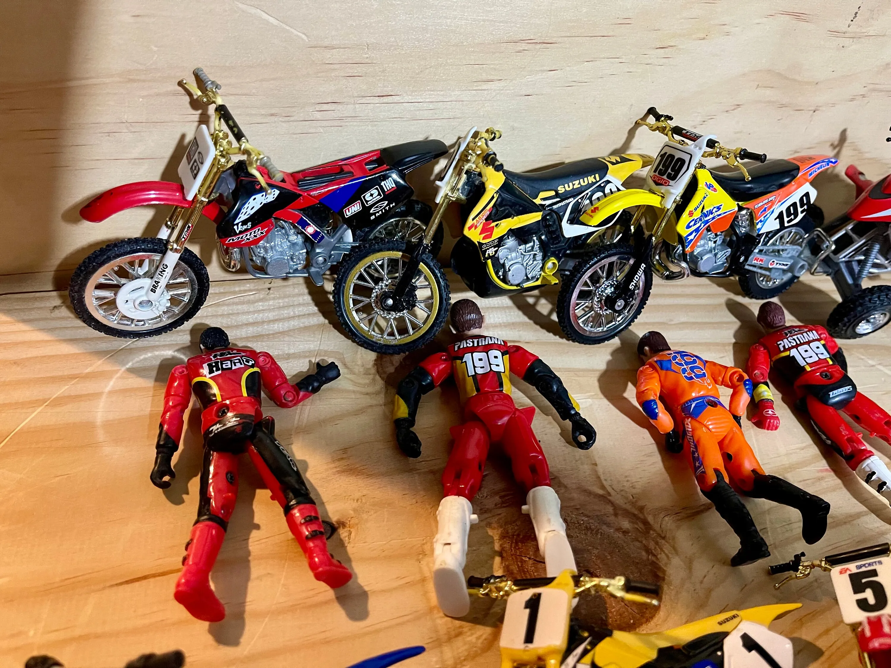50579 motocross diecast model materials
