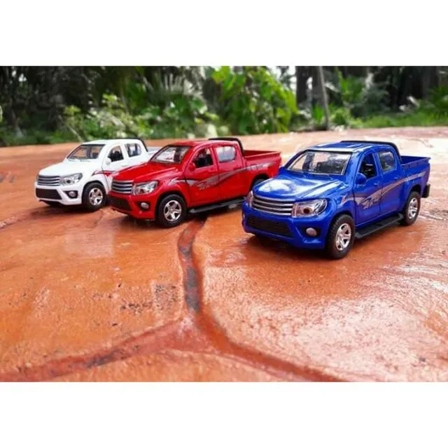 50585 hilux diecast model 5