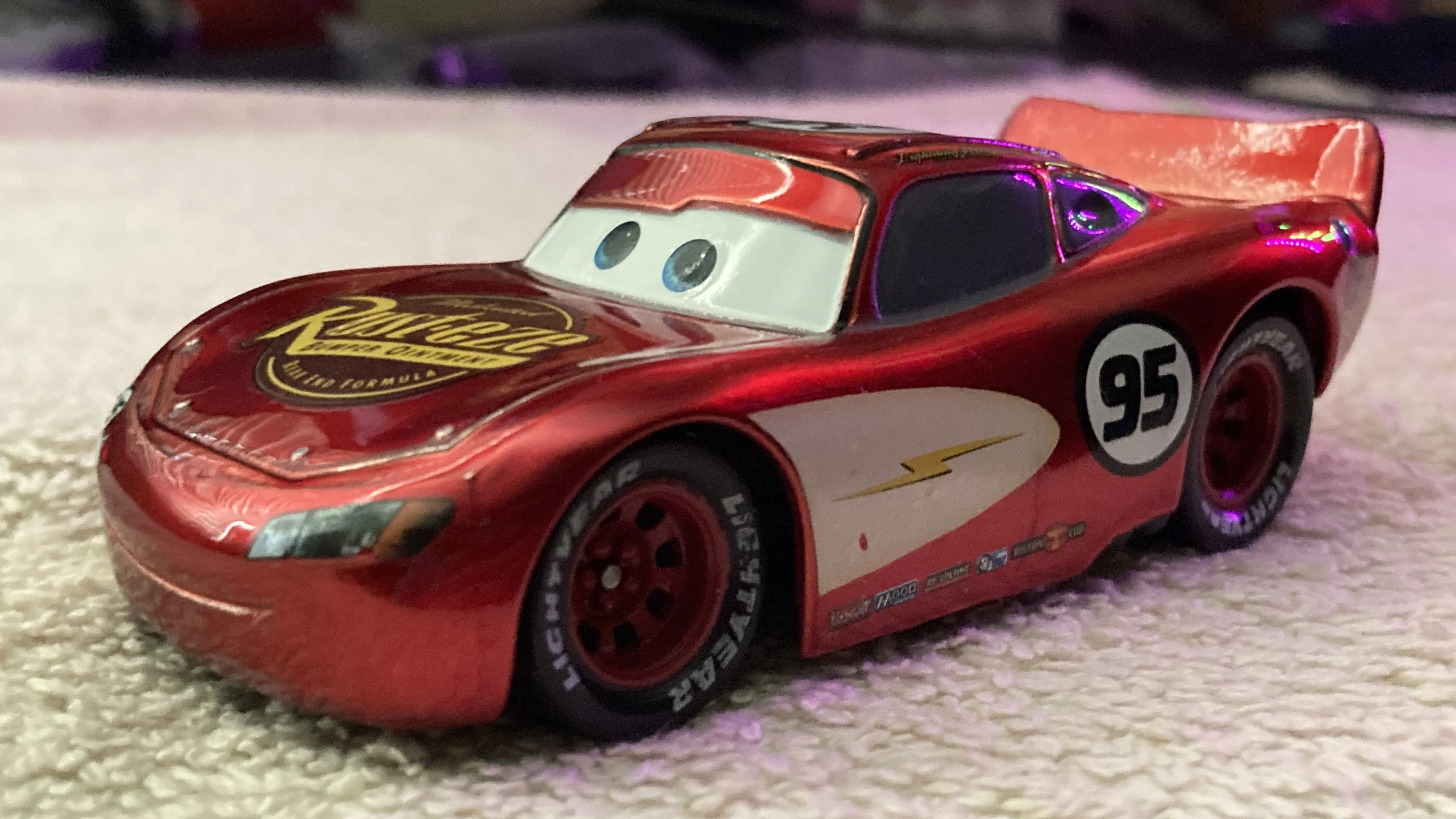 50604 piston cup lightning mcqueen diecast