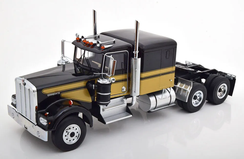 /img/50629-diecast-metal-model-truck-kits-display.webp